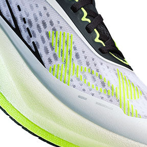 LIGHT, BREATHABLE FIT